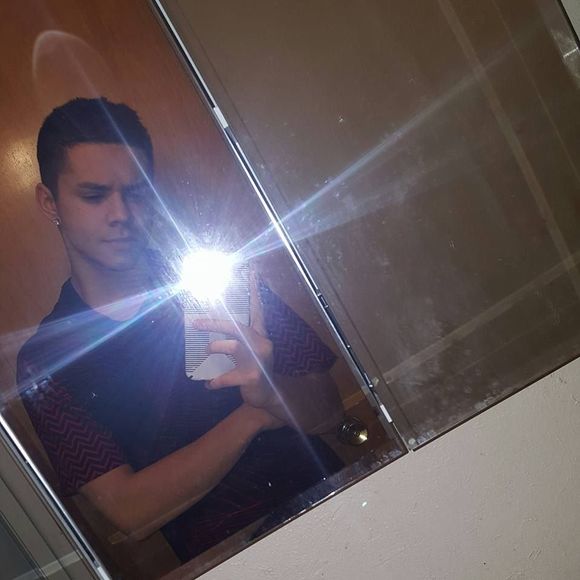 Meet your Posher, Jaylen - Picture 1 of 1